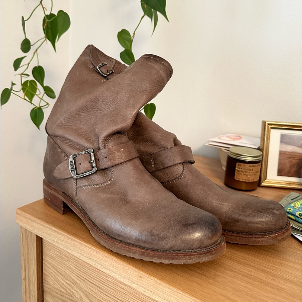 Frye Veronica Short Boot Size 11 Gray/Brown